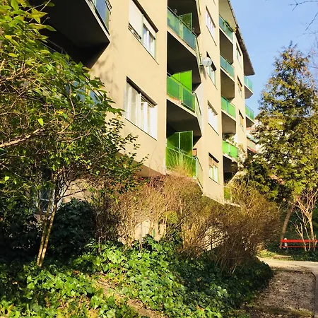 Newberry With Balcony Apartament